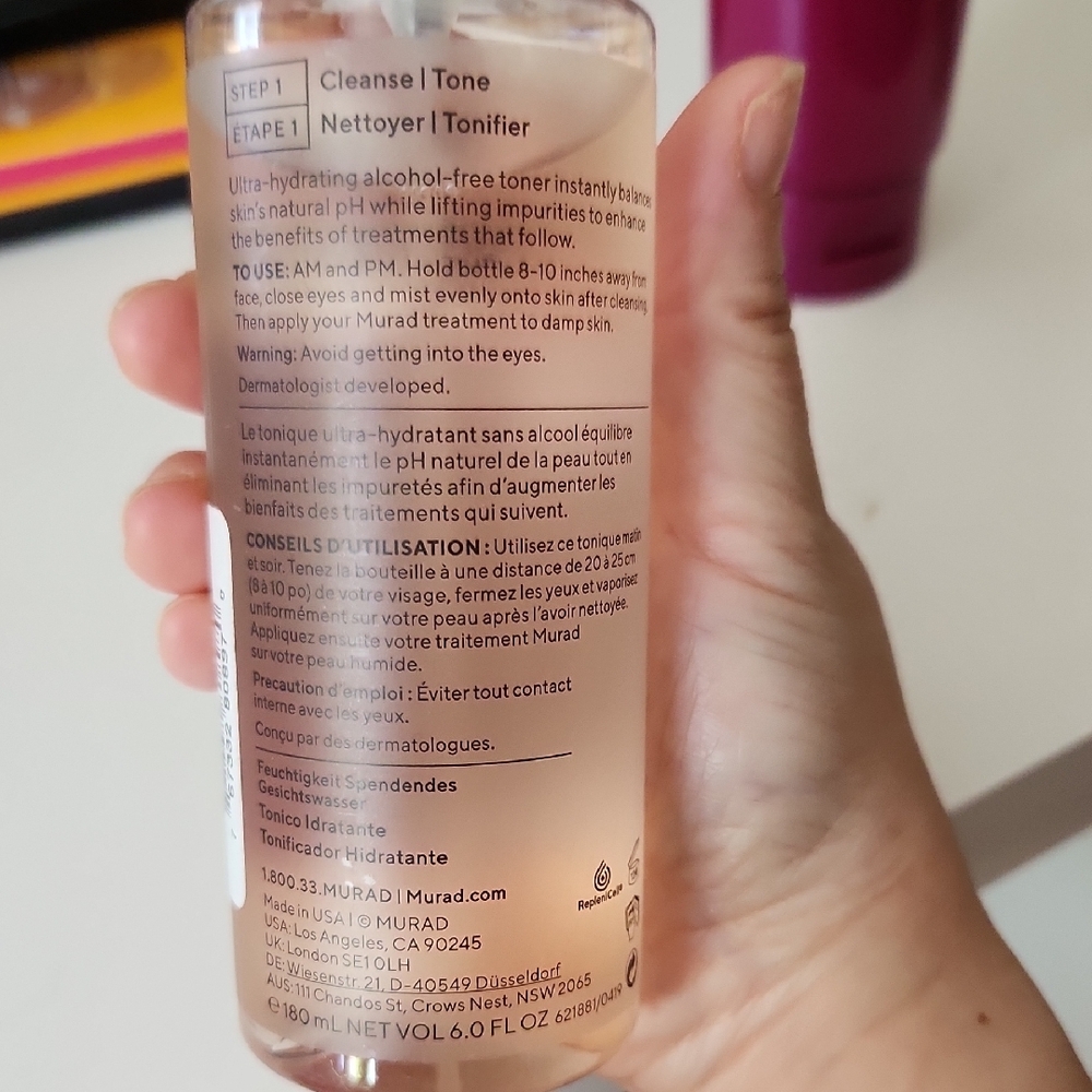 Murad Purple and Cleanser & Exfoliant Skincare - Picture 3 of 5